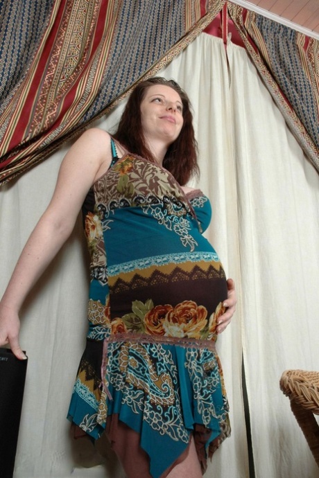 Pregnant amateur Monica Sarina reveals her huge juggs and poses naked