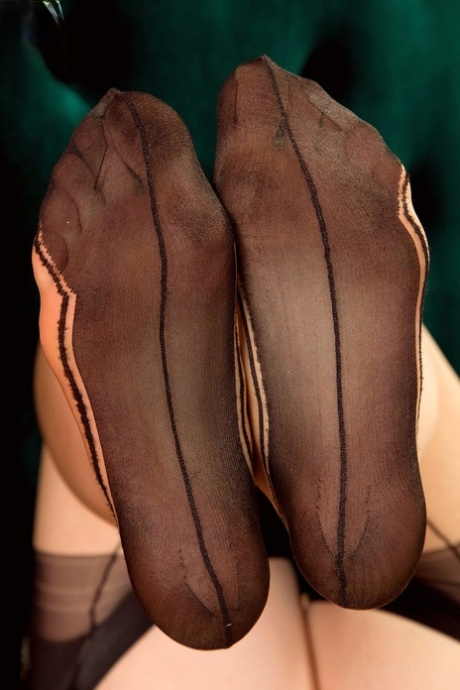 Leg Sex featuring Siri Sex Gallery